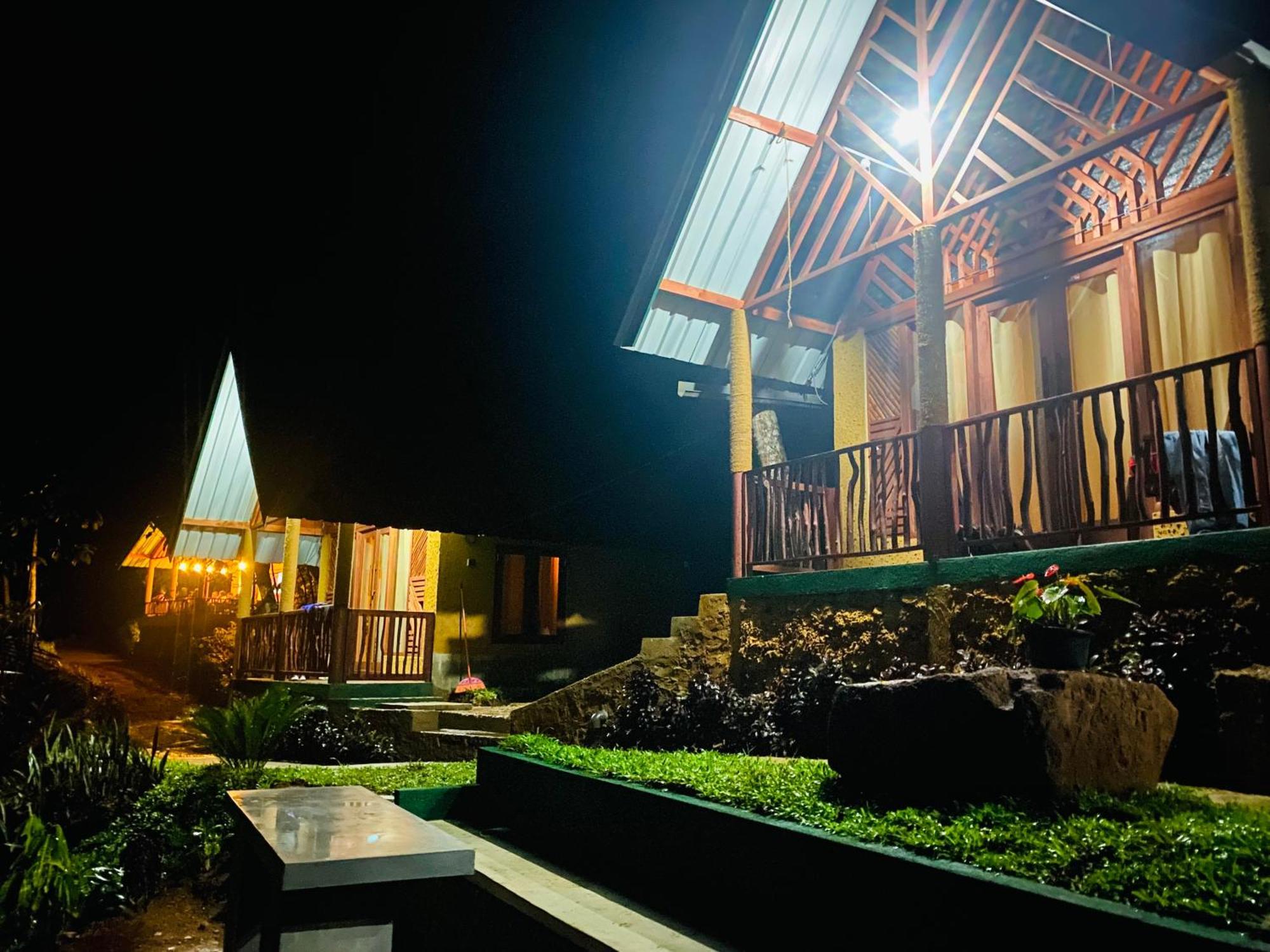 דניאיאה The Rainforest Hideaway מראה חיצוני תמונה